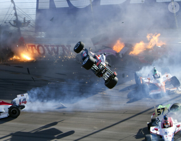 Les images de l'accident qui a coûté la vie à Dan Wheldon le 16 octobre à Las Vegas