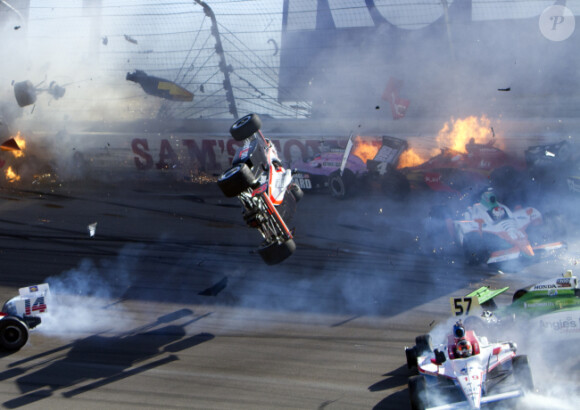 Les images de l'accident qui a coûté la vie à Dan Wheldon le 16 octobre à Las Vegas