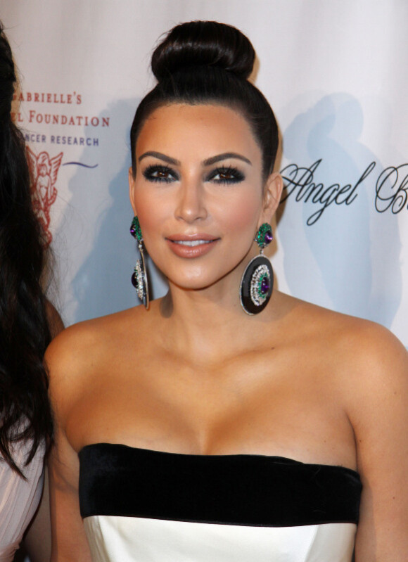 Kim Kardashian lors de la soirée de gala Gabrielle Angel Foundation à New York le 17 octobre 2011