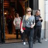 Paris Hilton fait du shopping à Paris le 17 octobre 2011
