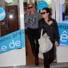Paris Hilton et son amie font du shopping à Paris le 17 octobre 2011