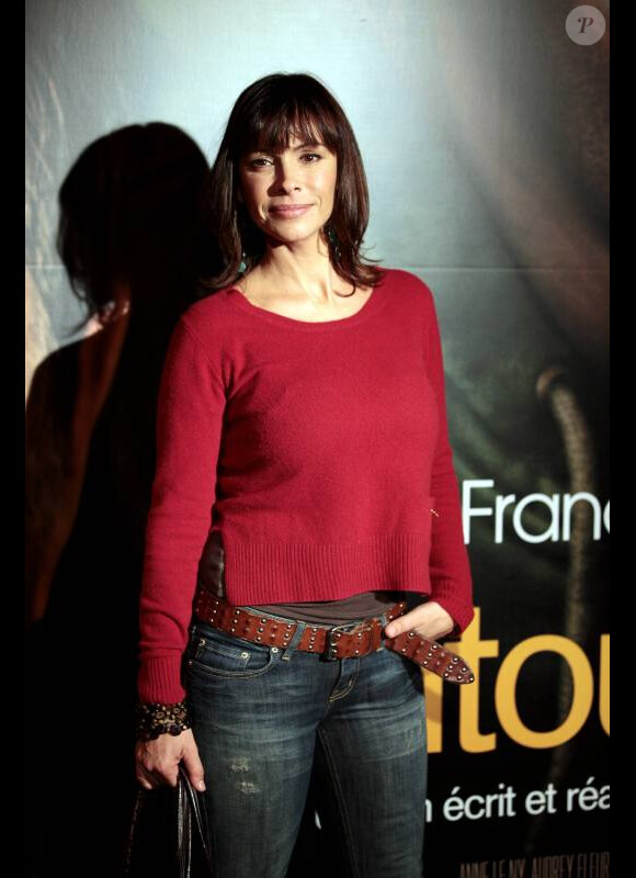 Mathilda May lors de l'avant-première à Paris du film Intouchables le 18 octobre 2011