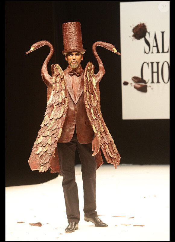Satya Oblet lors du défilé qui a marqué l'ouverture du Salon du Chocolat à Paris. Le 19 octobre 2011