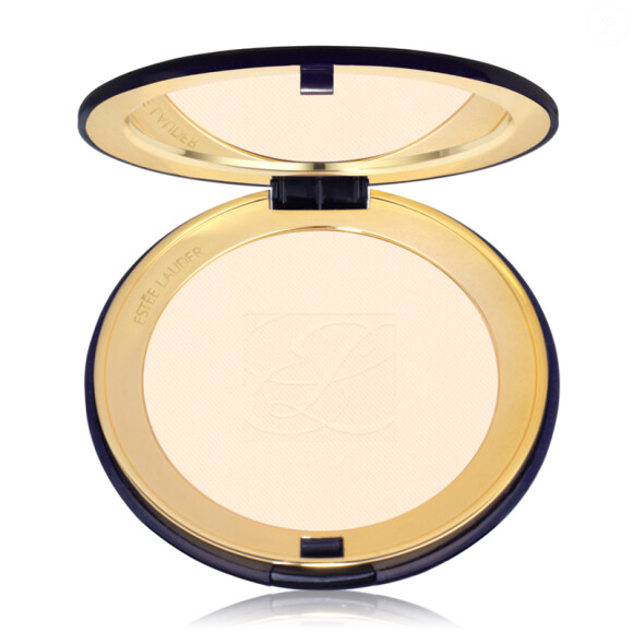 Poudre compacte ultra lumière "Aeromatte" Estée Lauder, 35 €.