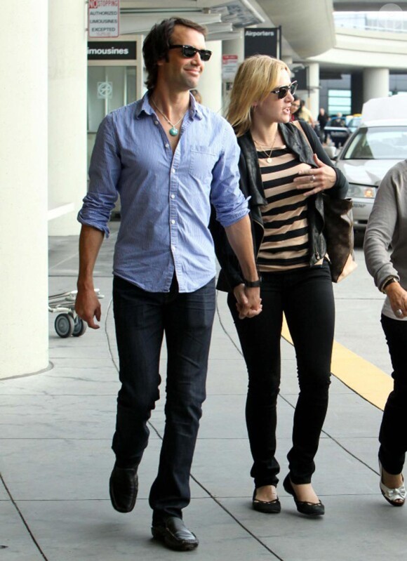 Kate Winslet et son nouveau chéri Ned Rockroll, neveu de Richard Branson, arrivent à l'aéroport de San Francisco le 14 octobre 2011.