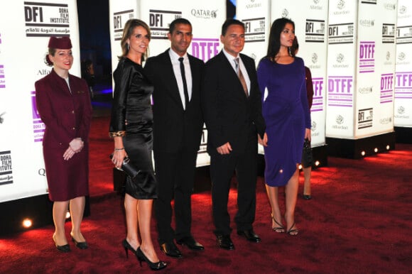 Sabri Lamouchi, sa femme, Eric et Yasmine Besson lors de la présentation du film Or Noir au festival du film de Tribeca à Doha le 25 octobre 2011