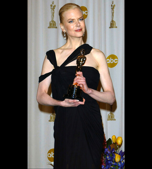 Nicole Kidman et son Oscar pour The Hours, à Los Angeles le 24 février 2003.