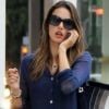 Alessandra Ambrosio s'est lancée dans un marathon shopping à Los Angeles le 25 octobre 2011