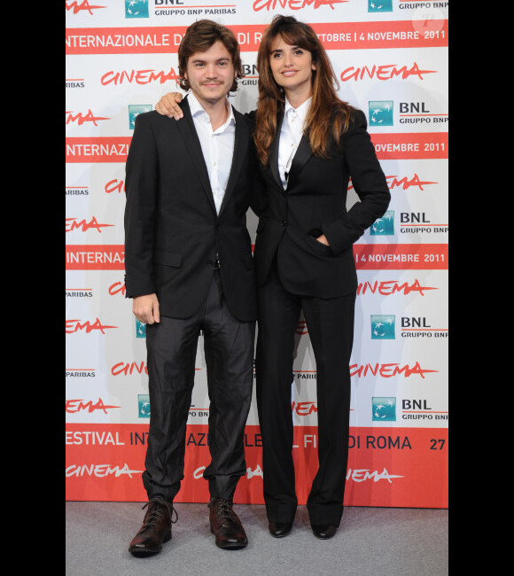 Emile Hirsch et Penelope Cruz sont au festival de Rome le 26 octobre 2011, pour le photocall de Venuto al mundo.
