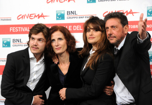 Emile Hirsch, Margaret Mazzantini, Penelope Cruz et Sergio Castellito au festival de Rome le 26 octobre 2011, pour le photocall de Venuto al mundo.