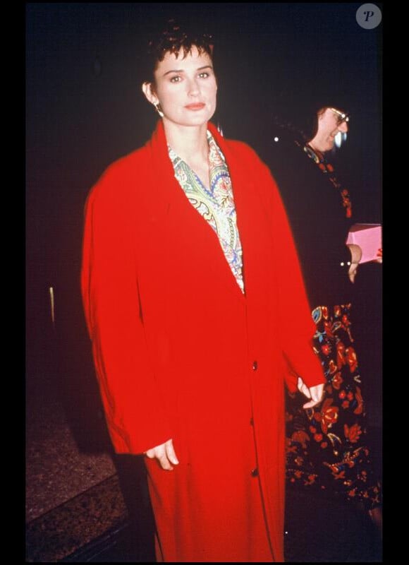 La veste rouge de Demi Moore, une fashion mistake  impardonnable. Hollywood, 1990.