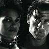 Rosario Dawson et Clive Owen dans Sin City.