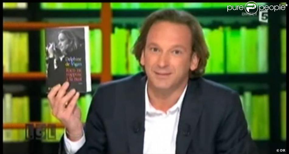 Francois Busnel Dans Son Emission La Grande Librairie A Recu Sa
