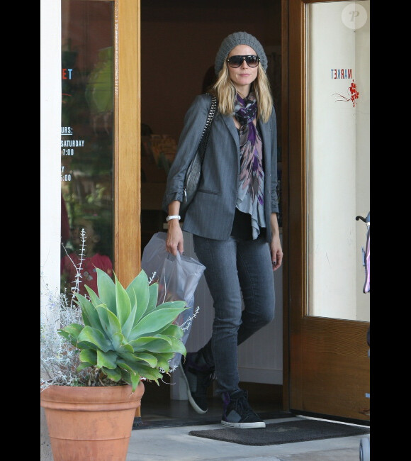 Toujours aussi lookée, Heidi Klum a du mal à passer inaperçue à Los Angeles . Le 3 novembre 2011