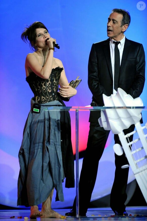 Camille aux Victoires de la musique, aux côtés d'Alain Chamfort, le 28 février 2009.