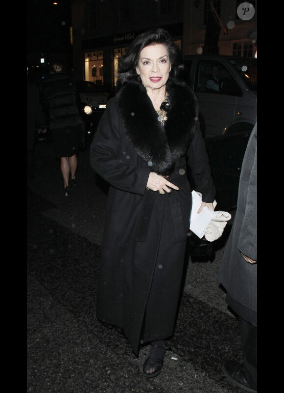 Bianca Jagger lors de la soirée Harper's Bazaar le 7 novembre 2011 à Londres