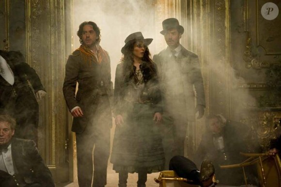 Robert downey Jr. Noomi Rapace et Jude Law dans Sherlock Holmes : Jeu d'ombres.