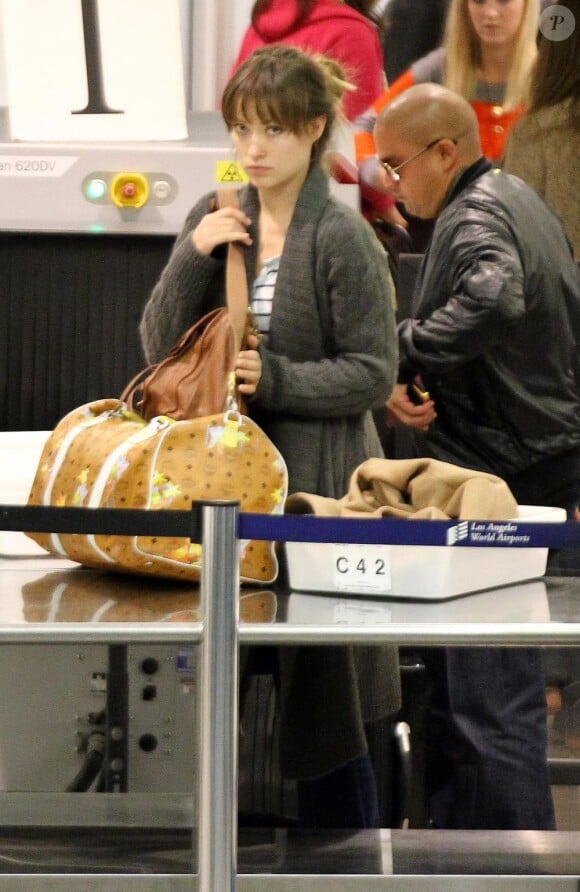 Olivia Wilde au naturel à l'aéroport de Los Angeles le 7 novembre 2011
