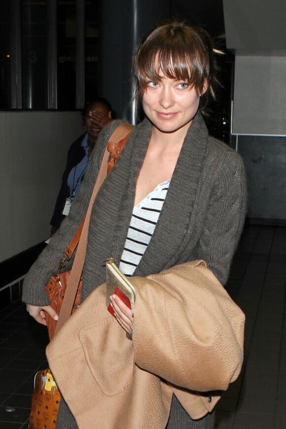 Olivia Wilde sans maquillage à l'aéroport de Los Angeles le 7 novembre 2011