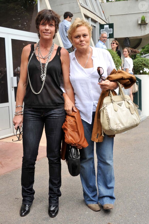 Anne Le Nen et Muriel Robin, à Paris, le 5 juin 2011.