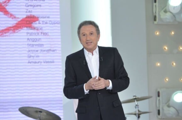 Michel Drucker lors de l'enregistrement de l'émission Vivement Dimanche qui sera diffusée le 13 novembre 2011. Invité spécial : Gérard Lenorman.