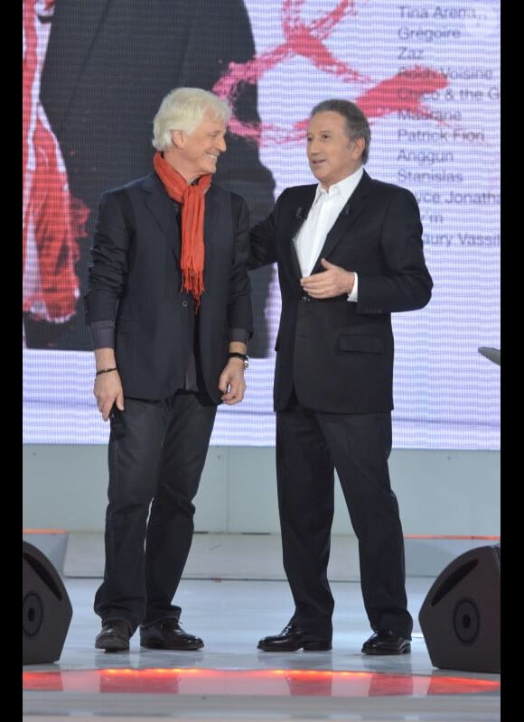 Gérard Lenorman et Michel Drucker lors de l'enregistrement de l'émission Vivement Dimanche qui sera diffusée le 13 novembre 2011. Invité spécial : Gérard Lenorman.