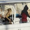 Enrique Iglesias et Anna Kournikova, sur un yacht, s'offrent une virée en mer, le jeudi 10 novembre à Miami.