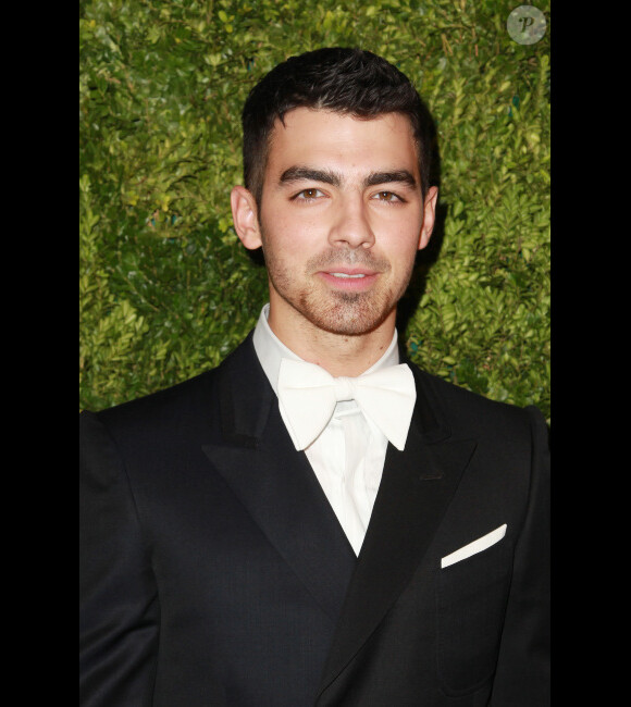 Joe Jonas lors de la soirée des CFDA/Vogue à New York le 14 novembre 2011