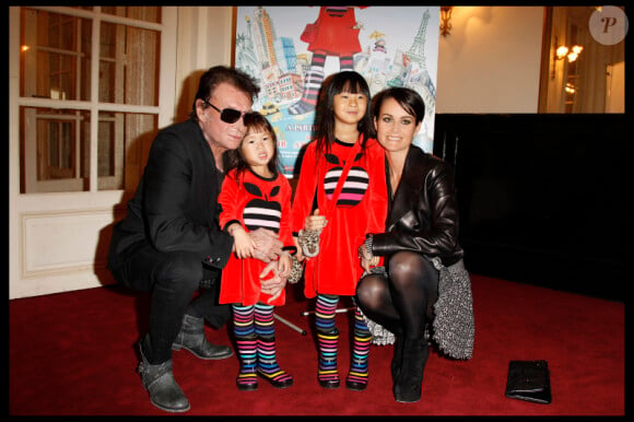 Johnny Hallyday, sa femme Laetica et leurs filles Jade et Joy, le 6 novembre 2011 à Paris