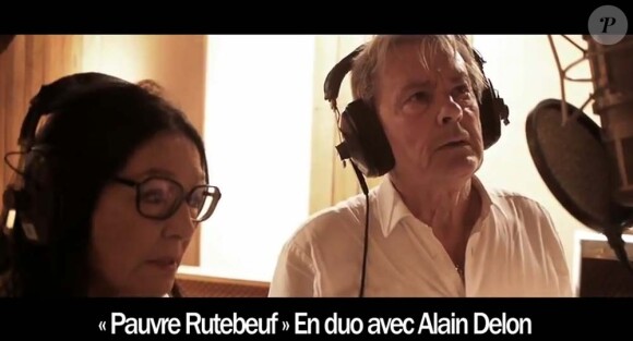 Alein Delon chante avec Nana Mouskouri pour son album Rendez-vous attendu le 21 novembre 2011.