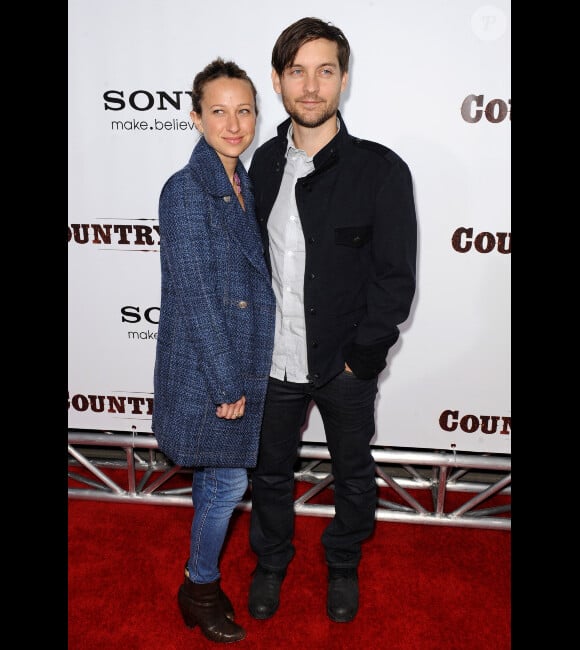 Tobey Maguire et sa femme Jennifer Meyer-Maguire, le 14 décembre 2010 à Los Angeles.