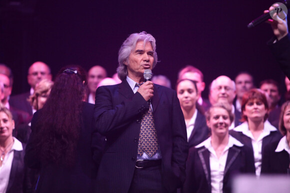 Daniel Guichard au concert des Prêtres au Palais des Congrès à Paris, le 13 novembre 2011