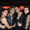 Mikelangelo Loconte (Mozart) et Golan Yosef (Dracula) entourés de charmantes dames au club Six Seven à Paris le 19 novembre 2011