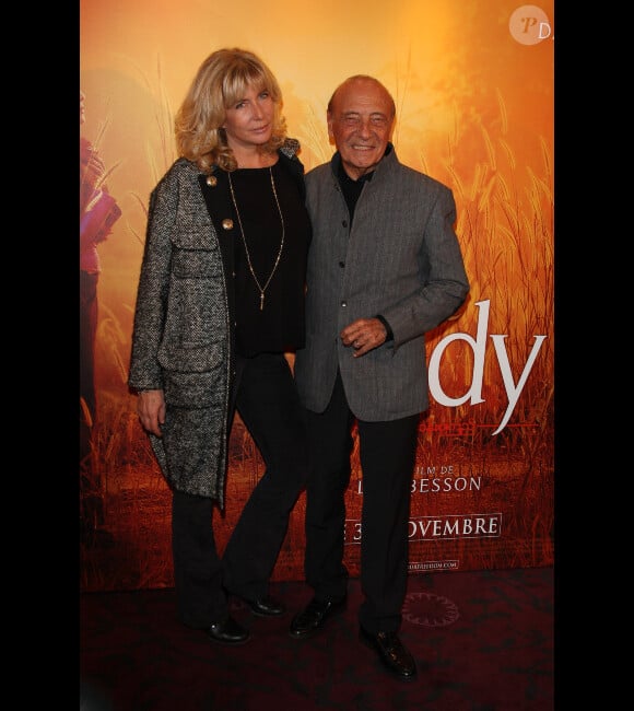Jacques Séguéla et sa femme Sophie lors de l'avant-première du film The Lady à Paris le 22 novembre 2011