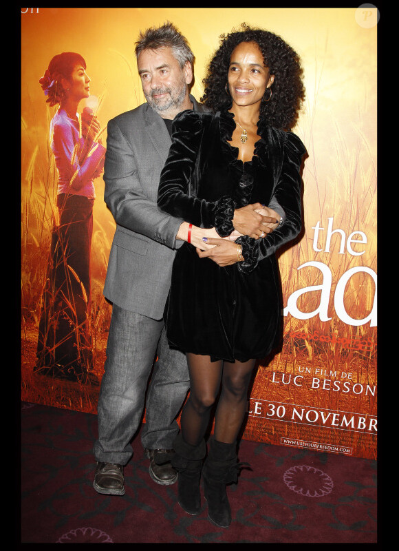 Luc Besson et Virginie Silla lors de l'avant-première du film The Lady à Paris le 22 novembre 2011