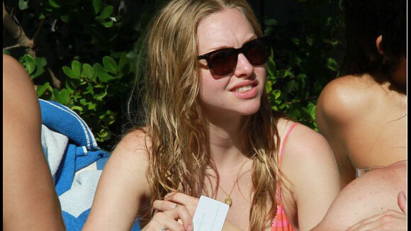 Amanda Seyfried : Séduisante en bikini mais toujours seule