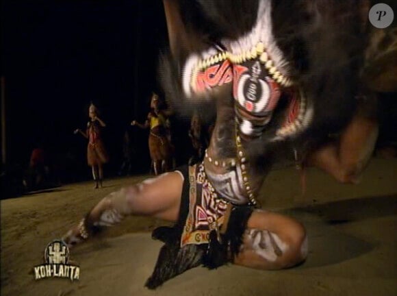 Un danseur tribal dans Koh Lanta 11, vendredi 25 novembre 2011, sur TF1