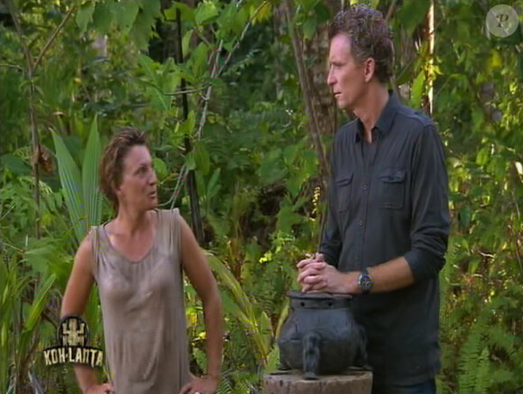 Denis Brogniart et Patricia dans Koh Lanta 11, vendredi 25 novembre 2011, sur TF1