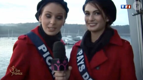 Miss Picardie et Miss Pays de Loire à l'école de la marine nationale à Brest en décembre 2011