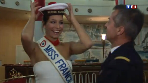 Miss France 2012 : Laury Thilleman et les 33 Miss, sexy et glamour, en matelots