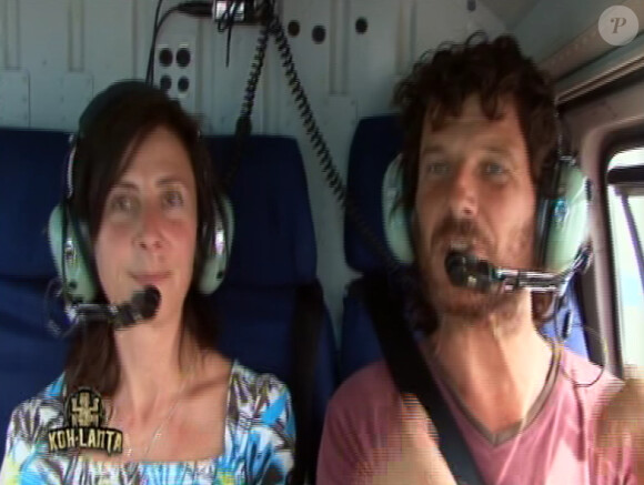 Gérard et Valérie prennent l'hélicoptère dans Koh Lanta - Raja Ampat le vendredi 2 décembre 2011 sur TF1