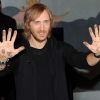 Daivd Guetta dépose ses empreintes au Grauman's Chinese Theater, à Los Angeles, le 3 décembre 2011.