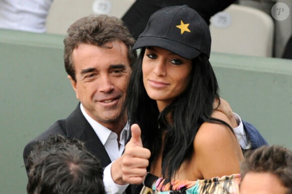Jade Foret et Arnaud Lagardère heureux à Roland Garros en mai 2011