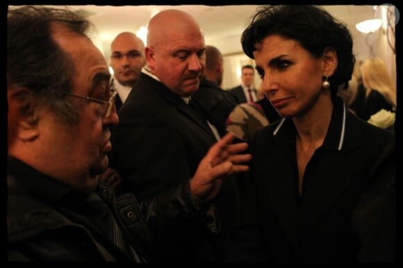 Rachida Dati lors d'une réunion politique sous forme de questions réponses à l'Hôtel Mercure à Lourdes le 2 décembre 2011