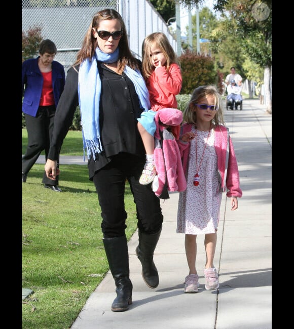 Jennifer Garner et ses filles Violet et Seraphina le 5 décembre 2011