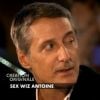 Antoine de Caunes dans la bande-annonce de Sex wiz Antoine, diffusée le lundi 26 décembre 2011 à 20h50 sur Canal +