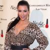 Kim Kardashian à l'occasion de l'inauguration de la boutique Kardashian Khaos à Las Vegas le 15 décembre 2011