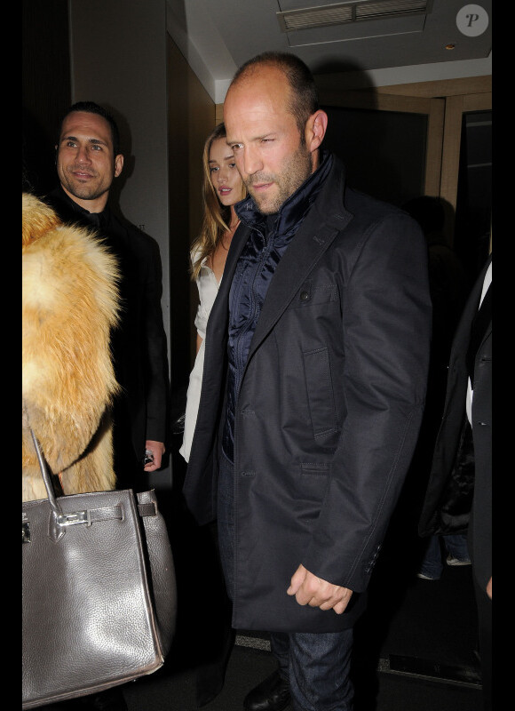 Rosie Huntington Whiteley et Jason Statham de sortie à Londres, le 12 décembre 2011.