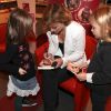 Anne Richard signe des autographes le 17 décembre à la librairie Le Carré d'Encre à Paris