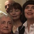 Mireille Mathieu Reunit Ses Treize Freres Et Soeurs Pour Les 90 Ans De Sa Maman Purepeople C'est a mireille mathieu que francis lemarque et georges coulonges c'est au travers des enfants de ses freres et soeurs que mireille mathieu confie avoir trouve un. mireille mathieu reunit ses treize